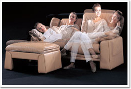 体型、座り方に合わせて、シート角度と奥行きが調整できます。